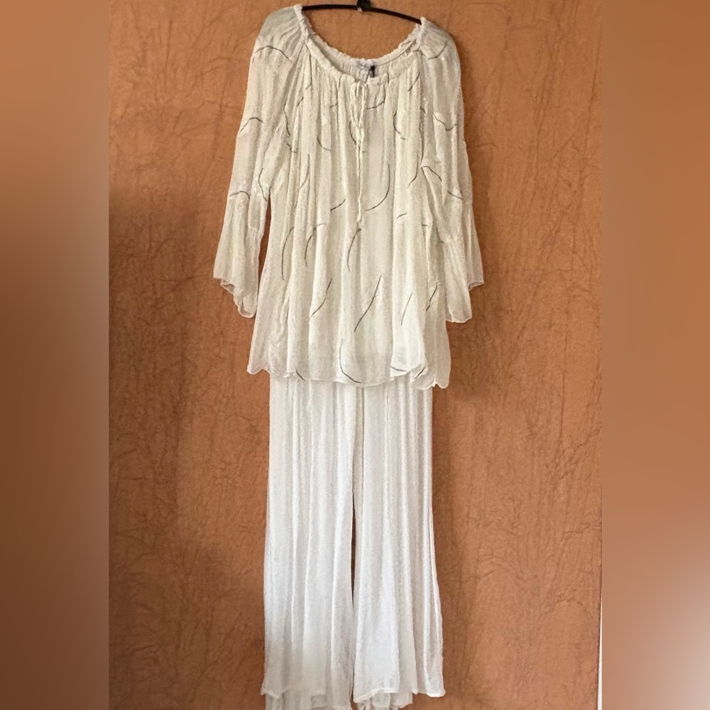 Italian 2-piece flowy ivory Top/Pant Set fit for a beach wedding, guest … - Picture 3 of 16
